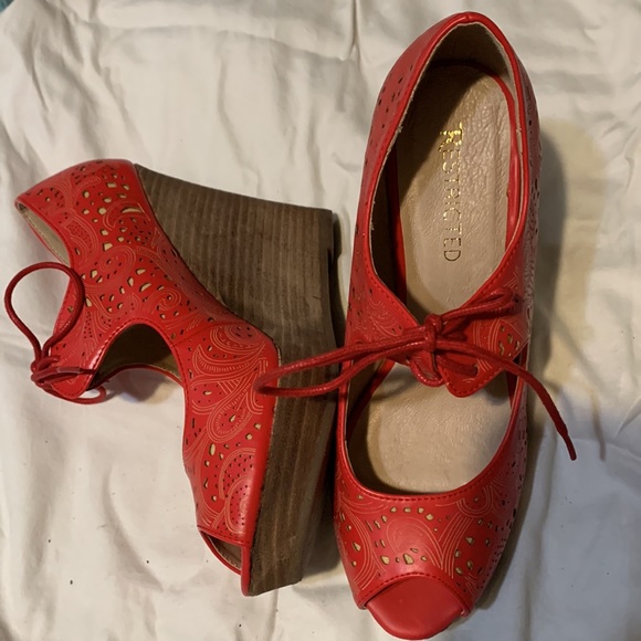 Red brand new wedges by Restricted - Picture 2 of 4